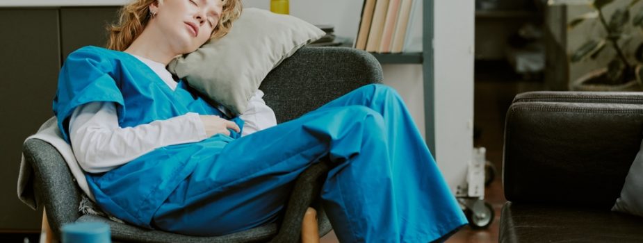 dette-de-sommeil-vous-etes-soignante-et-epuisee