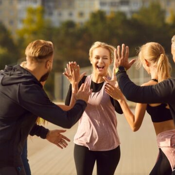 organisez des activités sportives ou des promenades en groupe pour favoriser la digestion des repas de fête