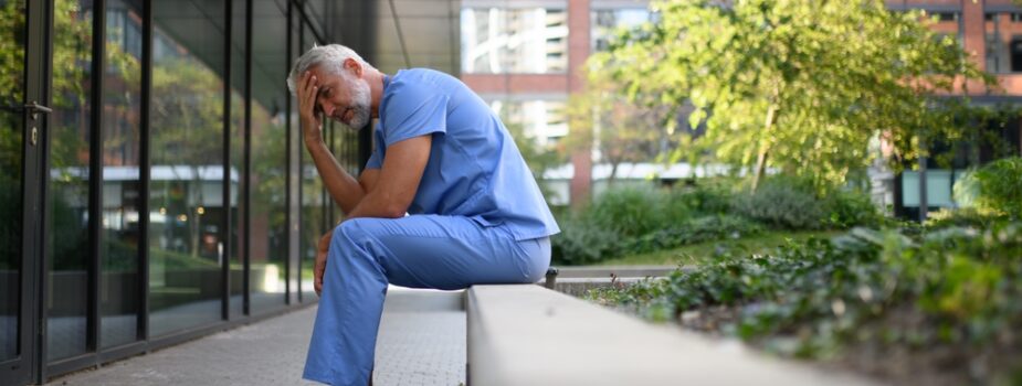 fatigue-compassionnelle-derriere-la-blouse-la-souffrance