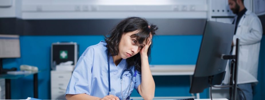 troubles-du-sommeil-chez-les-soignants-causes-et-solutions